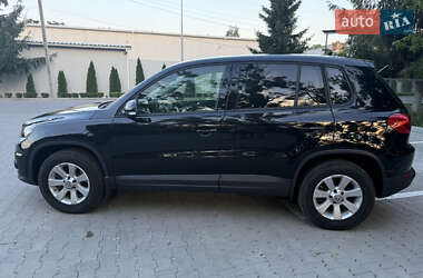 Внедорожник / Кроссовер Volkswagen Tiguan 2012 в 