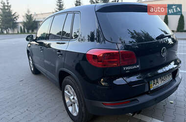 Внедорожник / Кроссовер Volkswagen Tiguan 2012 в 