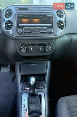 Внедорожник / Кроссовер Volkswagen Tiguan 2012 в 