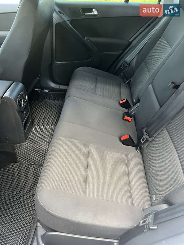 Внедорожник / Кроссовер Volkswagen Tiguan 2017 в Звягеле