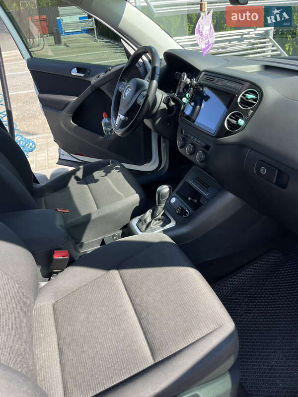 Внедорожник / Кроссовер Volkswagen Tiguan 2017 в Звягеле