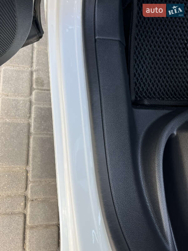 Внедорожник / Кроссовер Volkswagen Tiguan 2017 в Звягеле