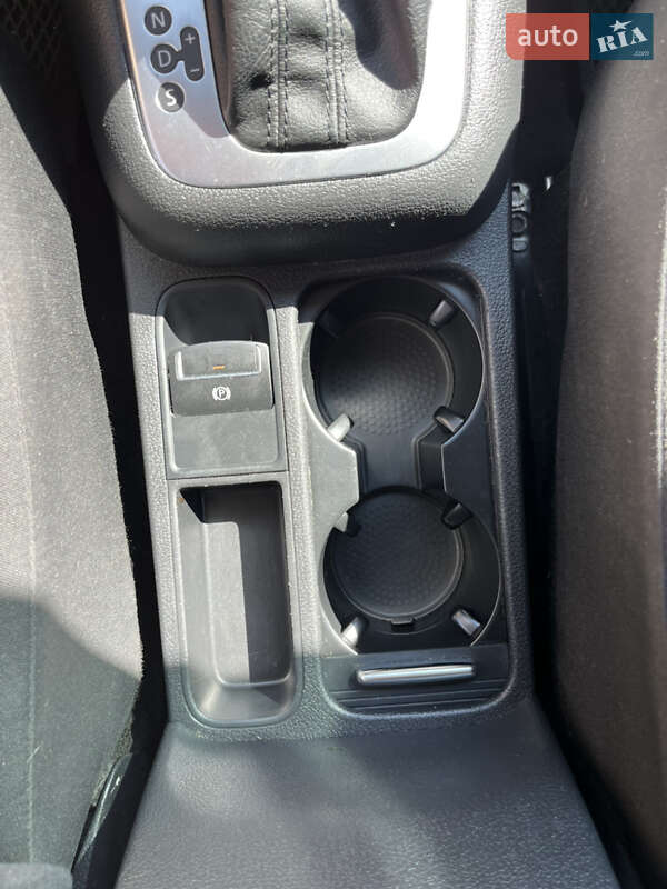 Внедорожник / Кроссовер Volkswagen Tiguan 2017 в Звягеле