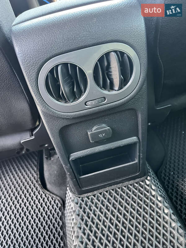 Внедорожник / Кроссовер Volkswagen Tiguan 2017 в Звягеле