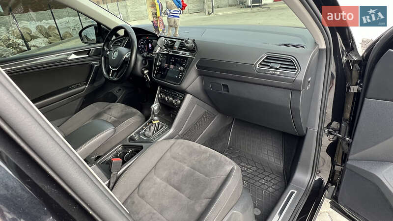 Внедорожник / Кроссовер Volkswagen Tiguan 2017 в Виннице