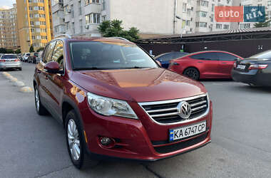 Внедорожник / Кроссовер Volkswagen Tiguan 2011 в 