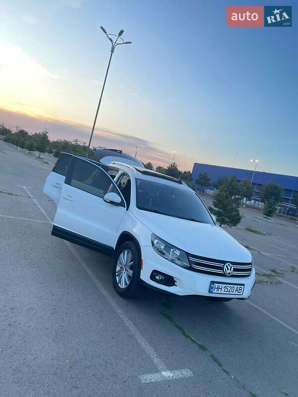 Внедорожник / Кроссовер Volkswagen Tiguan 2012 в Одессе