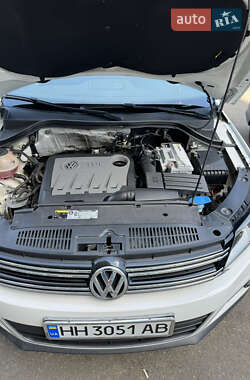 Внедорожник / Кроссовер Volkswagen Tiguan 2012 в 