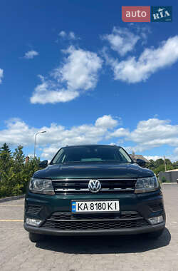 Позашляховик / Кросовер Volkswagen Tiguan 2016 в Узині