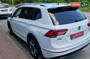 Внедорожник / Кроссовер Volkswagen Tiguan 2018 в 