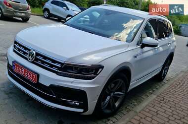 Внедорожник / Кроссовер Volkswagen Tiguan 2018 в 
