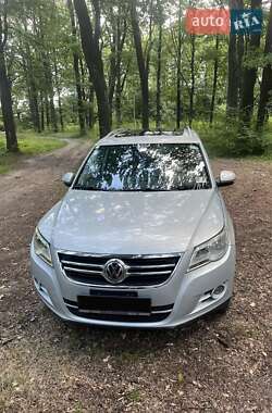 Внедорожник / Кроссовер Volkswagen Tiguan 2011 в Косове