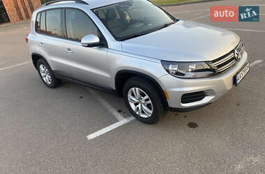 Позашляховик / Кросовер Volkswagen Tiguan 2016 в 