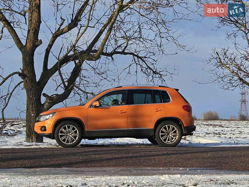 Внедорожник / Кроссовер Volkswagen Tiguan 2015 в Львове