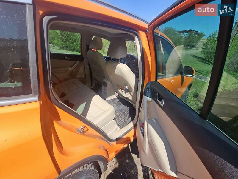 Внедорожник / Кроссовер Volkswagen Tiguan 2015 в Львове