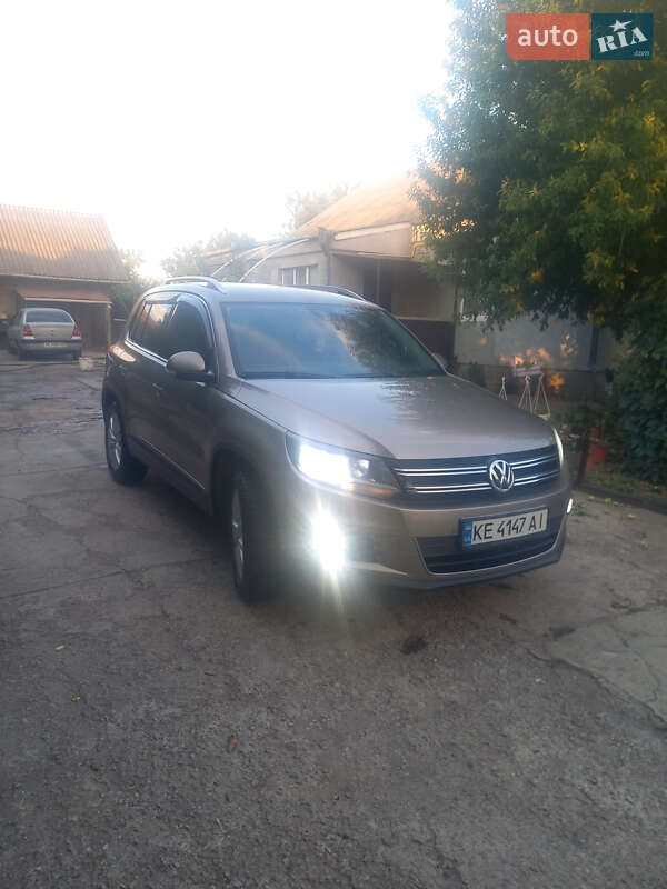 Позашляховик / Кросовер Volkswagen Tiguan 2011 в Дніпрі