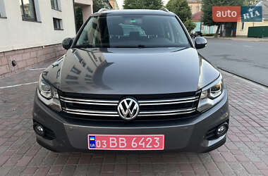 Внедорожник / Кроссовер Volkswagen Tiguan 2015 в Звягеле