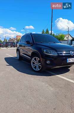 Внедорожник / Кроссовер Volkswagen Tiguan 2012 в Дубно