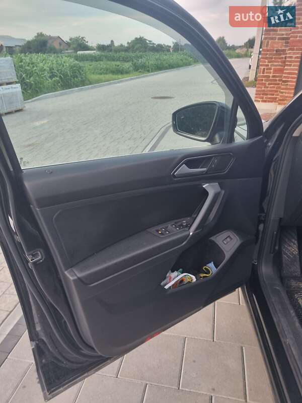 Внедорожник / Кроссовер Volkswagen Tiguan 2017 в Львове