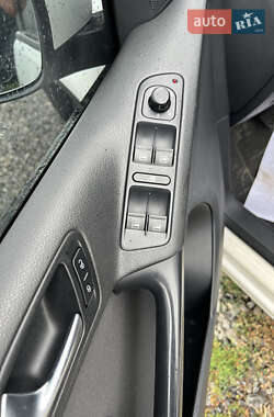 Позашляховик / Кросовер Volkswagen Tiguan 2013 в 
