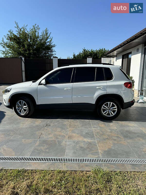 Позашляховик / Кросовер Volkswagen Tiguan 2016 в Києві
