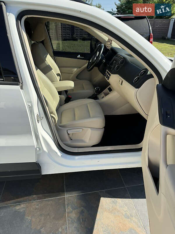 Позашляховик / Кросовер Volkswagen Tiguan 2016 в Києві