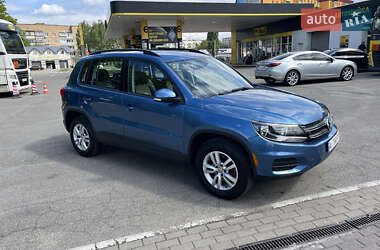 Позашляховик / Кросовер Volkswagen Tiguan 2016 в 