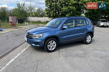 Позашляховик / Кросовер Volkswagen Tiguan 2016 в 
