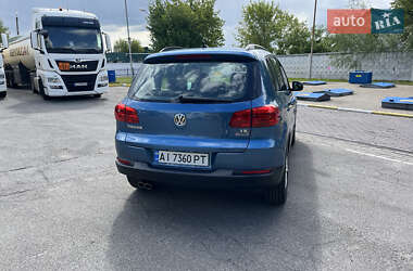 Позашляховик / Кросовер Volkswagen Tiguan 2016 в 