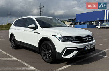 Внедорожник / Кроссовер Volkswagen Tiguan 2024 в Ровно