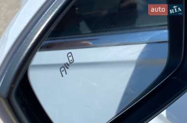 Внедорожник / Кроссовер Volkswagen Tiguan 2018 в 