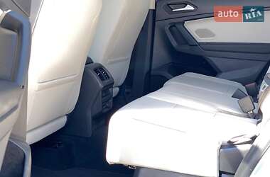 Внедорожник / Кроссовер Volkswagen Tiguan 2018 в 