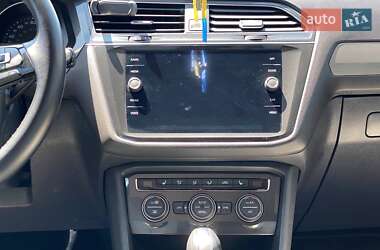 Внедорожник / Кроссовер Volkswagen Tiguan 2018 в 