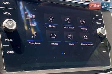 Внедорожник / Кроссовер Volkswagen Tiguan 2018 в 
