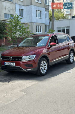 Позашляховик / Кросовер Volkswagen Tiguan 2017 в Хмельницькому