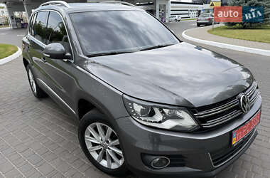 Внедорожник / Кроссовер Volkswagen Tiguan 2015 в Одессе