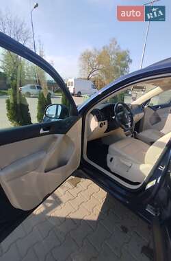 Внедорожник / Кроссовер Volkswagen Tiguan 2016 в 