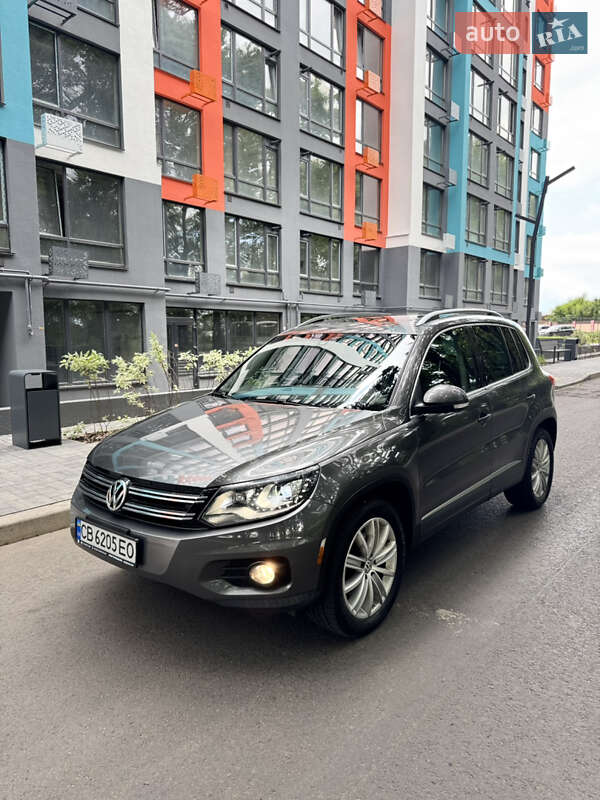 Позашляховик / Кросовер Volkswagen Tiguan 2016 в 