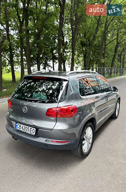 Позашляховик / Кросовер Volkswagen Tiguan 2016 в 