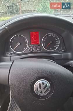 Внедорожник / Кроссовер Volkswagen Tiguan 2009 в 