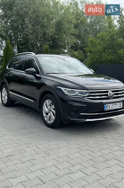 Внедорожник / Кроссовер Volkswagen Tiguan 2021 в Хмельницком