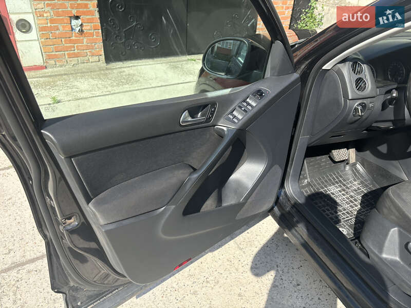 Внедорожник / Кроссовер Volkswagen Tiguan 2012 в Нежине