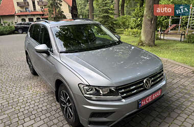 Внедорожник / Кроссовер Volkswagen Tiguan 2021 в 