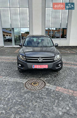 Позашляховик / Кросовер Volkswagen Tiguan 2016 в 