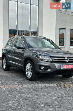 Позашляховик / Кросовер Volkswagen Tiguan 2016 в 