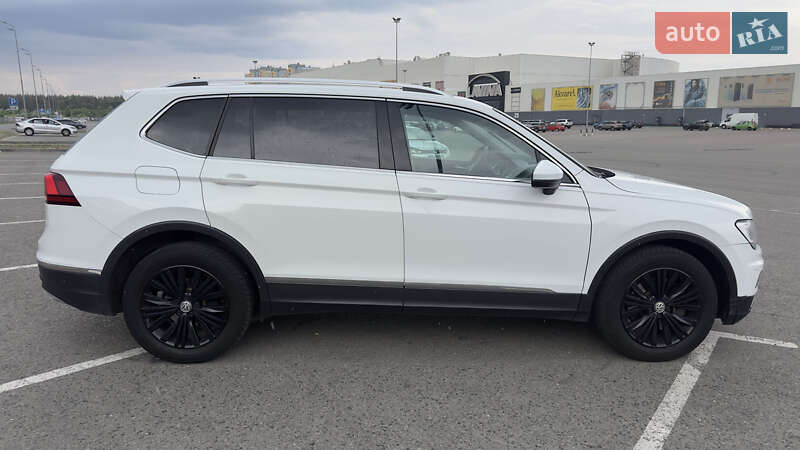 Позашляховик / Кросовер Volkswagen Tiguan 2017 в Києві фото 5 Позашляховик / Кросовер Volkswagen Tiguan 2017 в Києві
