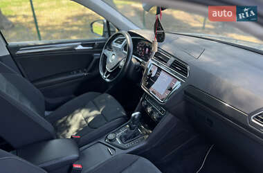 Внедорожник / Кроссовер Volkswagen Tiguan 2018 в 
