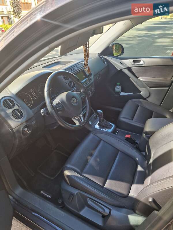 Внедорожник / Кроссовер Volkswagen Tiguan 2015 в Одессе