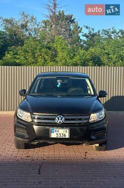 Внедорожник / Кроссовер Volkswagen Tiguan 2012 в Ровно