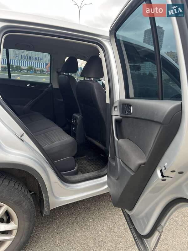 Внедорожник / Кроссовер Volkswagen Tiguan 2010 в Киеве